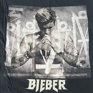 Justin Bieber Purpose Tour Graphic TShirt Size Medium